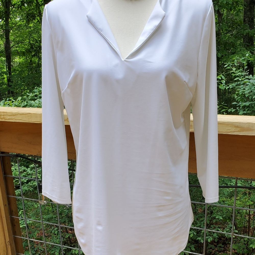 JUDE CONNALLY White Collared V-Neck Top size Large